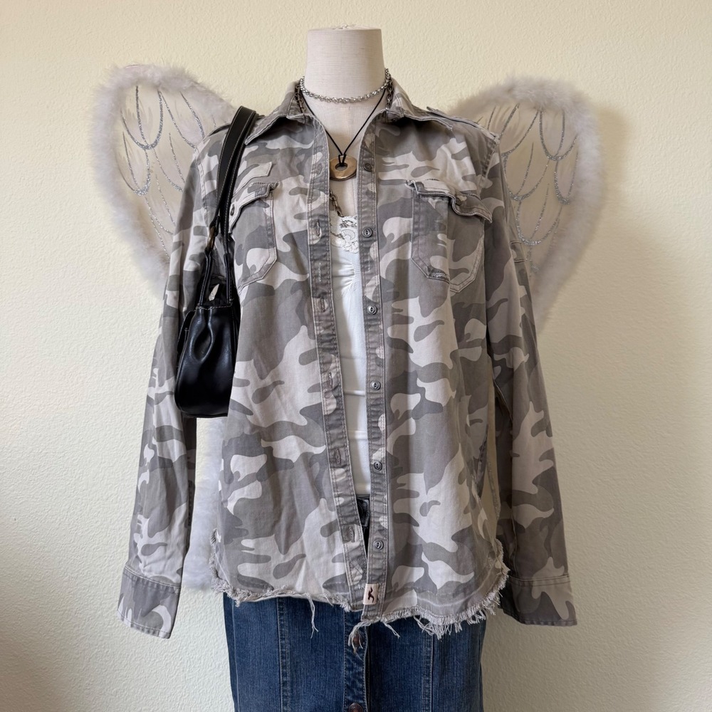 Hollister Camo Utility Shirt Jacket Distressed Raw Hem Indie Grunge Granola‎ Y2K